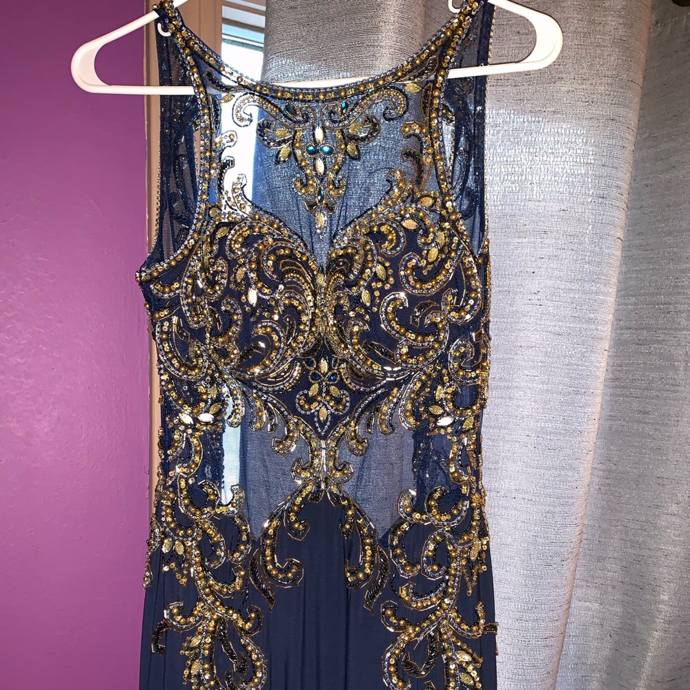 Prom dress - Picture 2 of 6